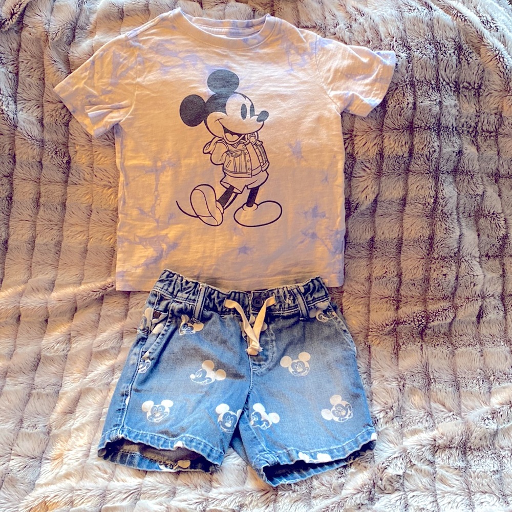 Baby gap- Disney Mickey Mouse Tie Dye shirt and Denim shorts - 5 years